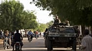 جنود فرنسيون يقومون بدورية في مدينة غاو وسط مالي، الخميس 25 يوليو/تموز 2013.  