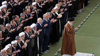 نماز عید فطر به امامت علی خامنه‌ای با حضور مقامات ارشد جمهوری اسلامی