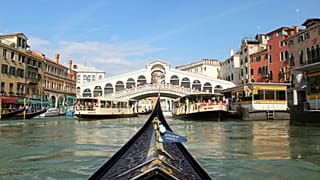 Costing only €2 per journey, the traghetti have attracted tourists looking for the gondola experience without the price tag.