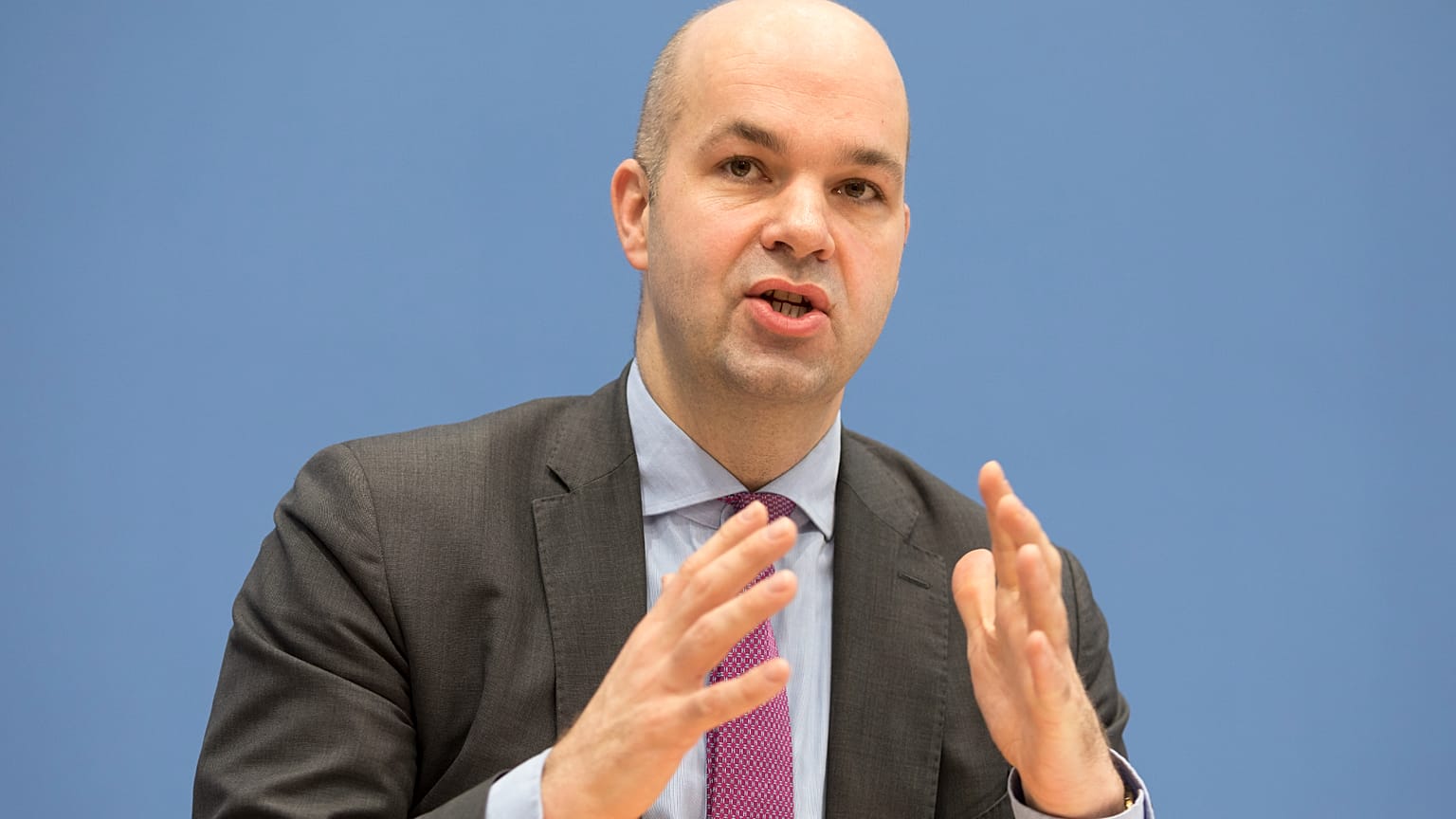 Marcel Fratzscher schlägt vor, dass Rentner ein verpflichtendes soziales Jahr machen sollen.