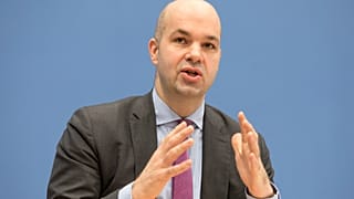 Marcel Fratzscher schlägt vor, dass Rentner ein verpflichtendes soziales Jahr machen sollen.