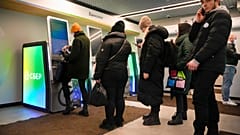 ARŞİV. Rus ordusunun Ukrayna'yı işgalinden bir gün sonra Ruslar paralarını çekti