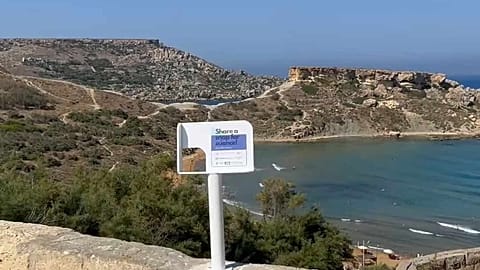 Фотостанция в исследовательском проекте CoastSnap на Мальте