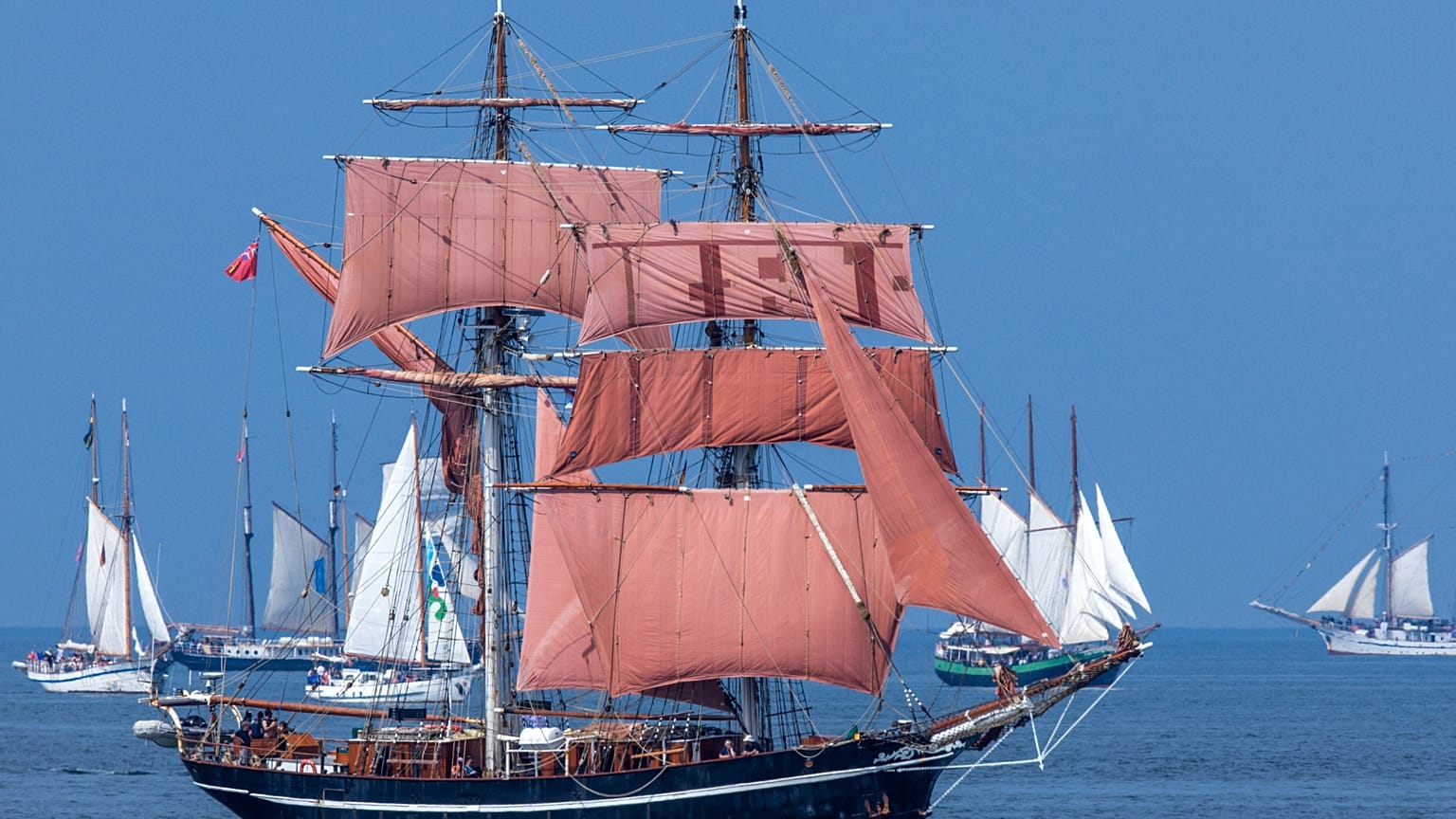 Norwegisches Kreuzfahrtschiff rammt Böschung in Warnemünde bei Rostock: Wie ist der Unfall passiert?