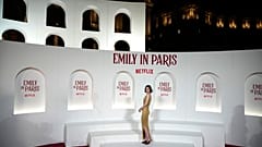 Lily Collins 'Emily in Paris' 5.sezon lansman etkinliğinde.