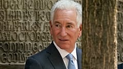 Charles Kushner nimmt am 20. Juli 2022 in New York an der Beerdigung von Ivana Trump teil.
