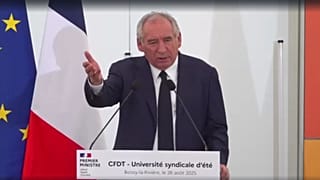 El martes, el primer ministro François Bayrou defendió su proyecto de presupuesto para 2026 en la universidad de verano de la CFDT.