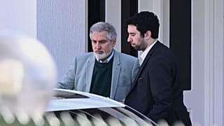 احمد صادقی، سفیر ایران در استرالیا سفارت را ترک کرد