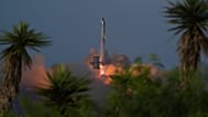 El mega cohete Starship de SpaceX realiza un vuelo de prueba desde Starbase, Texas, el martes 26 de agosto de 2025. 
