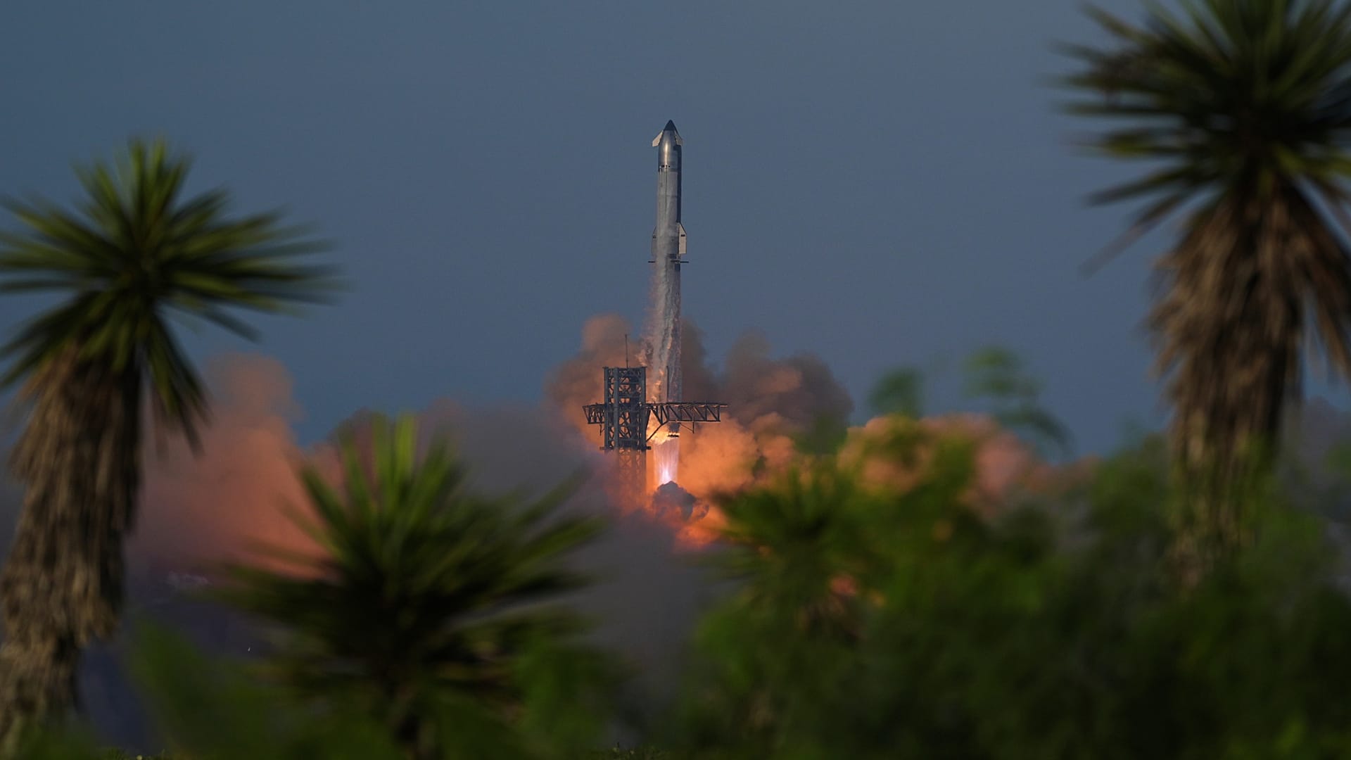 SpaceX's Mega-Rakete Starship macht einen Testflug von Starbase, Texas, Dienstag, 26. August 2025. 