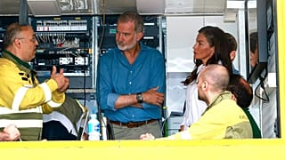 Felipe VI y Letizia visitan las zonas afectadas por los incendios en Castilla y león el 27 de agosto de 2025.