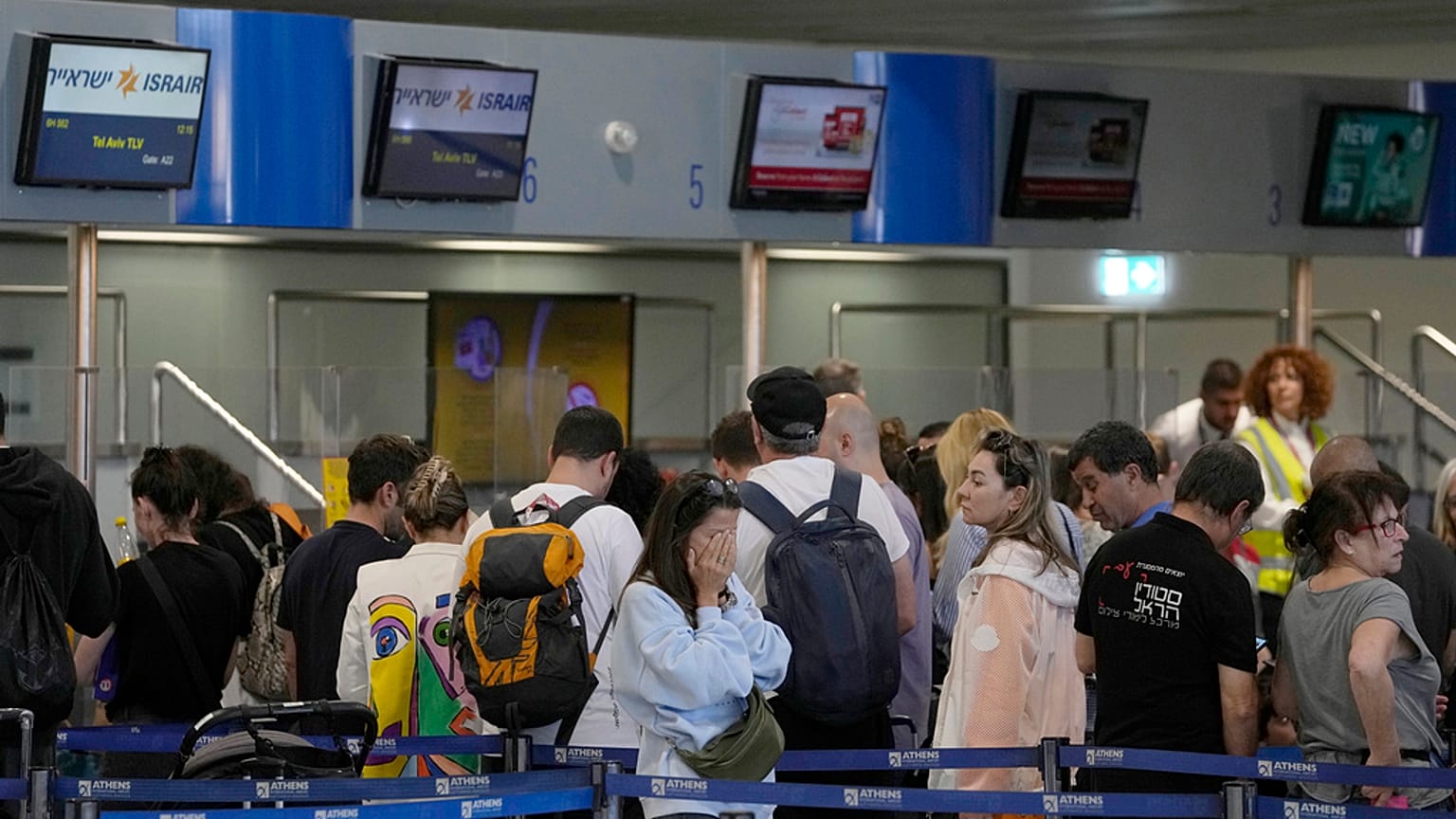Επιβάτες στο αεροδρόμιο Ελ. Βενιζέλος της Αθήνας