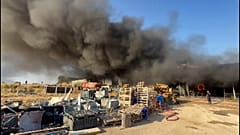 FEUER IN LAGERHALLE IN DER TÜRKEI BREITETE SICH AUS, WURDE ABER NACH DREI STUNDEN EINGEDÄMMT