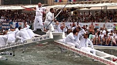 SCREENSHOT - Stadt Sète beherbergt jahrhundertealte Tradition des Wasserstechens