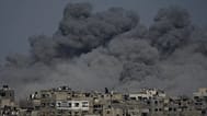 El humo se eleva hacia el cielo tras un ataque militar israelí en la ciudad de Gaza, 24 de agosto de 2025.
