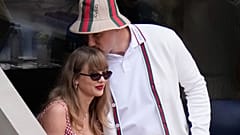 Taylor Swift y Travis Kelce durante la final individual masculina del campeonato de tenis Abierto de Estados Unidos, el 8 de septiembre de 2024, en Nueva York.