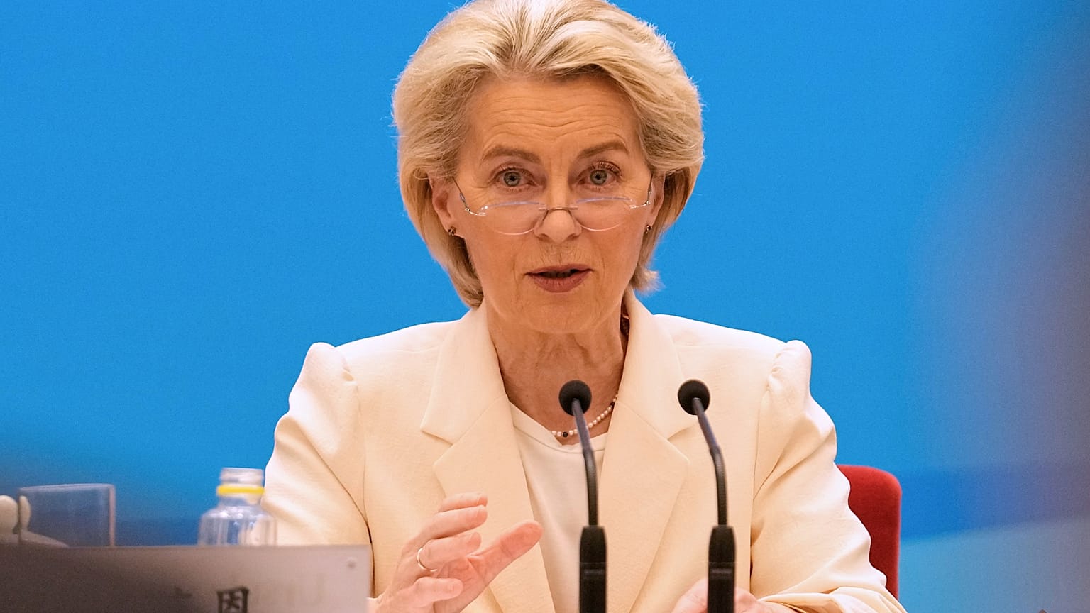 La presidenta de la Comisión Europea, Ursula von der Leyen, en el Gran Salón del Pueblo en Pekín, China, el jueves 24 de julio de 2025.