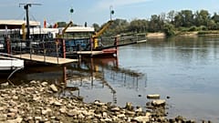 Baixos níveis de água no rio Vístula, em Varsóvia.