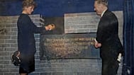 Tras 34 años, la cápsula del tiempo de la princesa Diana se abrió prematuramente, en Londres