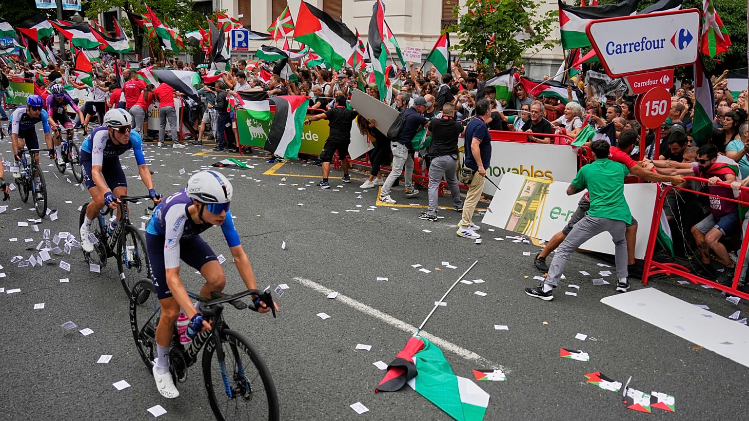 Imagen de protestas en la Vuelta Ciclista a España. Archivo