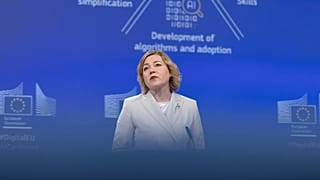La Comisaria de Tecnología de la UE, Henna Virkkunen, durante una rueda de prensa.