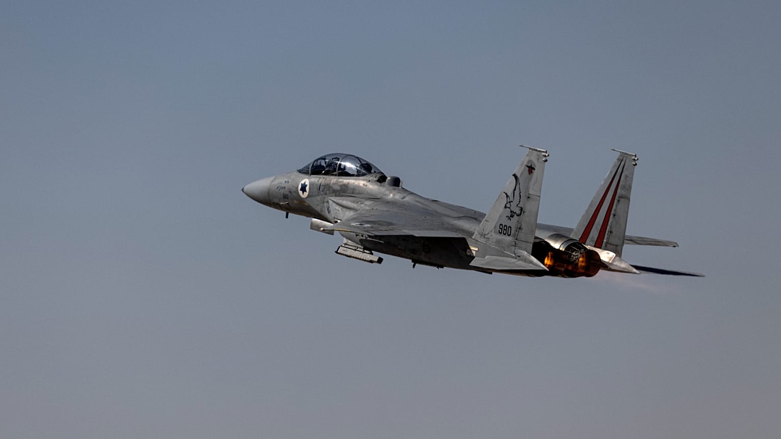 مقاتلة إسرائيلية من طراز F-15، جنوبي إسرائيل، الأحد 24 تشرين الأول/أكتوبر 2021. 