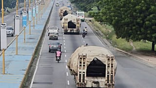 Venezuela, ABD müdahalesine önlem olarak sınır bölgelerine yığınak yapıyor