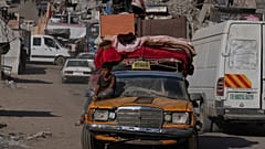 نازحون فلسطينيون يغادرون شمال غزة، الخميس 28 أغسطس 2025.