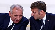 Il presidente francese Emmanuel Macron e il primo ministro Francois Bayrou al Palazzo dell'Eliseo a Parigi, 12 luglio 2025