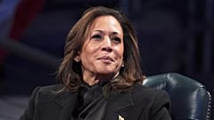 Kamala Harris asiste a la ceremonia de despedida del Comandante en Jefe del Departamento de Defensa en la Base Conjunta Myer-Henderson Hall, 16 de enero de 2025.