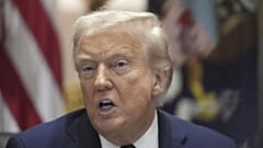 Präsident Donald Trump spricht während einer Kabinettssitzung, Dienstag, 26. August 2025, im Weißen Haus in Washington. (AP Photo/Mark Schiefelbein)