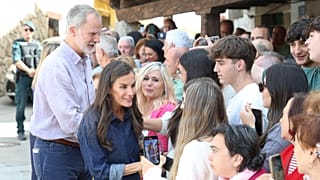 Los Reyes en su visita a Cabezabellosa, el primer municipio evacuado en Extremadura, 29 de agosto de 2025