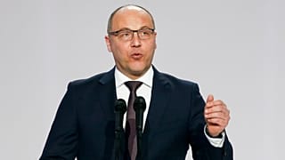 El presidente del Parlamento ucraniano, Andriy Parubiy, habla en una reunión de partidarios del presidente ucraniano, Petro Poroshenko, en Kiev, Ucrania, el martes 29 de enero de 2019. 