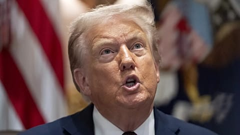 Le président Donald Trump s'exprime lors d'une réunion du cabinet à la Maison Blanche, mardi 26 août 2025, à Washington. 