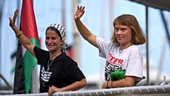 Eine zivile Flottille, die nach Gaza unterwegs ist, um die israelische Blockade zu durchbrechen und humanitäre Hilfe zu leisten, befindet sich am Sonntag, den 31. August 2025, in Barcelona, Spanien.