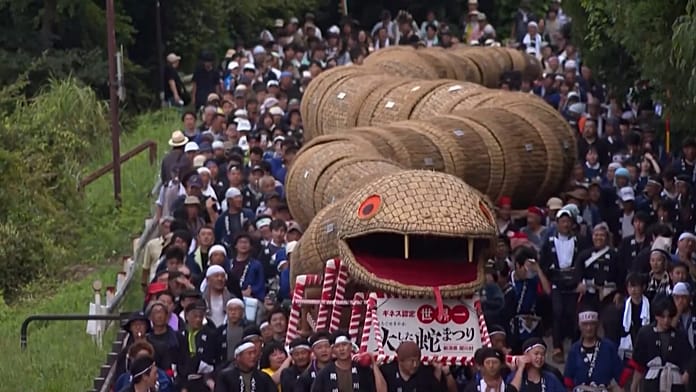 Giant bamboo snake parades through Japanese village Giant bamboo snake parades through Japanese village