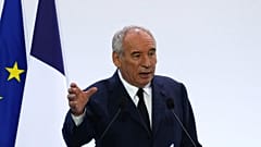 El primer ministro francés, Francois Bayrou, revela los planes para el presupuesto del próximo año, el 15 de julio de 2025 en París.