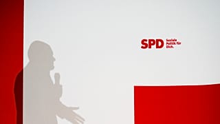 Olaf Scholz spricht auf einer Pressekonferenz, nachdem er von seiner Partei (SPD) als Spitzenkandidat nominiert wurde, am 25. November 2024, in der Parteizentrale in Berlin.