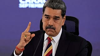 Venezuela Devlet Başkanı Nicolas Maduro bir basın toplantısında konuşurken, 1 Eylül 2025