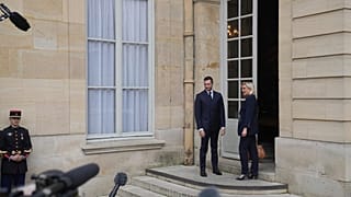 La cheffe des députés RN, Marine Le Pen, a annoncé qu'elle honorerait le rendez-vous par "courtoisie républicaine" mais qu'elle n'en attendait "rien".