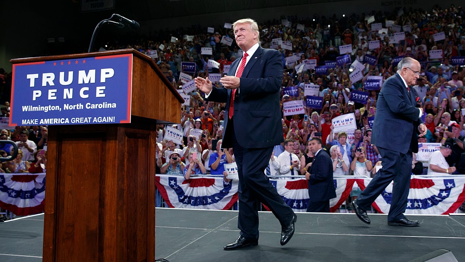 Trump és Giuliani a 2016-os választási kampányban