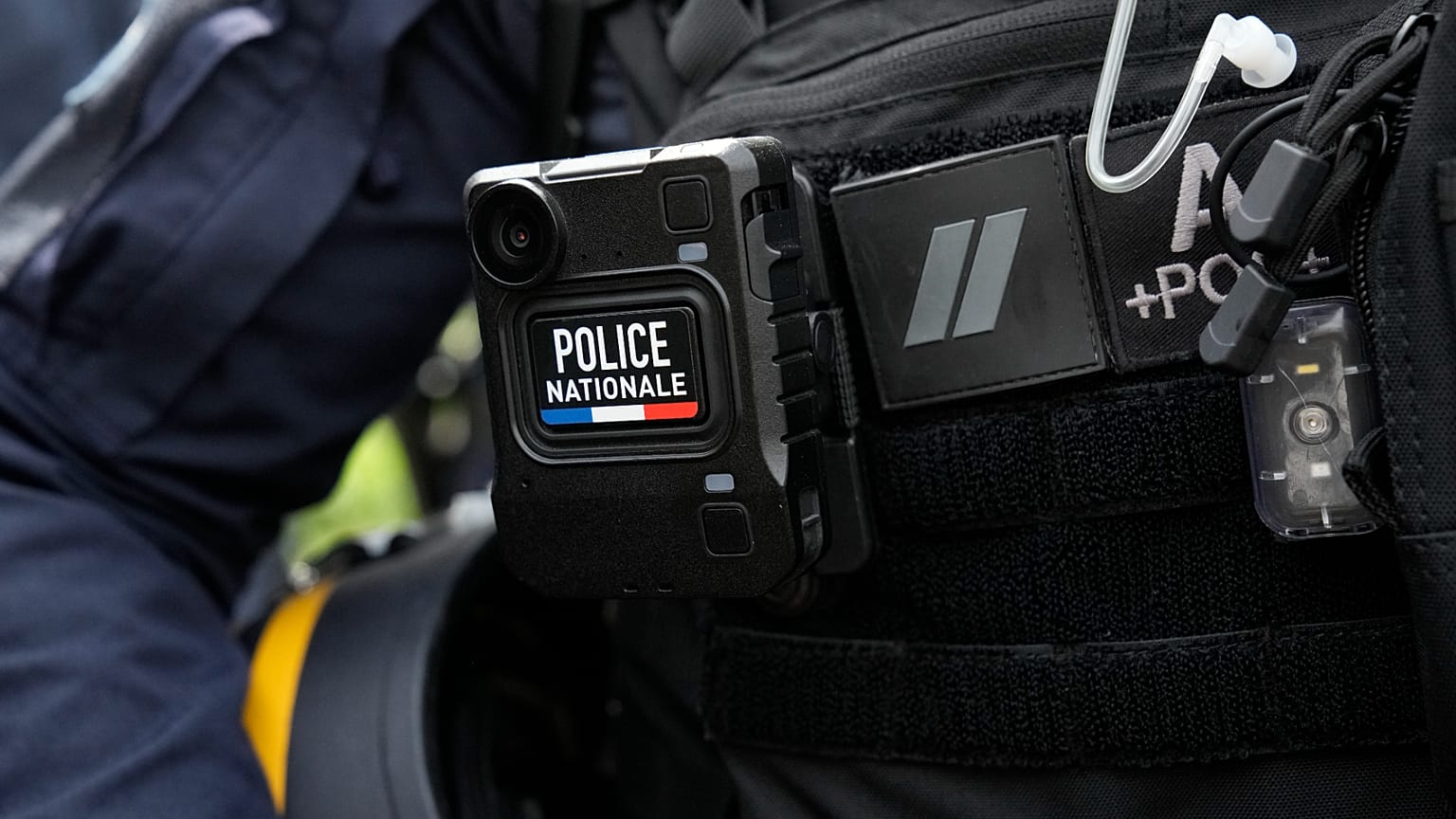 Ультраправый активист в коме после драки в Лионе во время конференции Римы Хассан