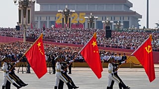 Wojsko bierze udział w paradzie wojskowej upamiętniającej 80. rocznicę kapitulacji Japonii w II wojnie światowej w Pekinie w środę, 3 września 2025 r. 
