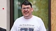 La detención de Graham Linehan, creador de "The IT Crowd", por sus publicaciones sobre transexualidad desata protestas por la libertad de expresión en el Reino Unido