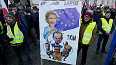 Polish farmers protest outside the European Commission office against the planned trade deal between the EU and Mercosur countries, in Warsaw, 3 January 2025