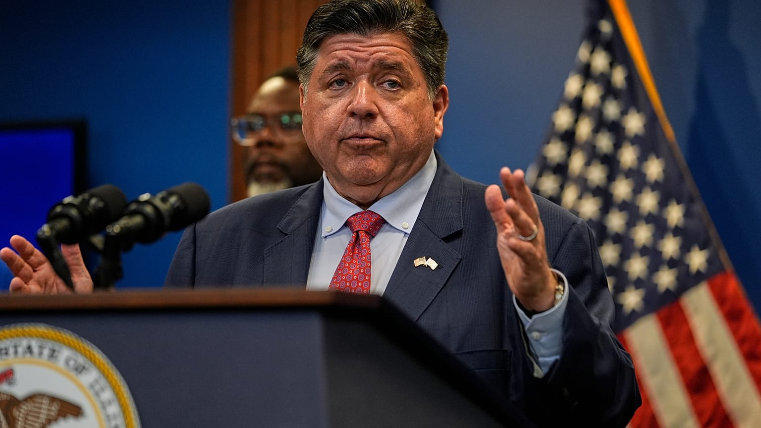 Il governatore dello Stato Usa dell'Illinois, JB Pritzker, si è opposto all'invio della Guardia Nazionale a Chicago come ordinato dal presidente Trump