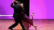 Una pareja compite en la final de la categoría escenario del Campeonato Mundial de Tango, en Buenos Aires, Argentina, el martes 2 de septiembre de 2025.