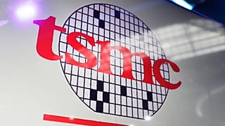 Bu fotoğraf, Tayvan'ın Taipei kentindeki Dünya Ticaret Merkezi'nde düzenlenen Tayvan Innotech Fuarı sırasında TSMC'nin (Tayvan Yarı İletken Üretim Şirketi) simgesini göstermektedir. 14 Ekim 2022.