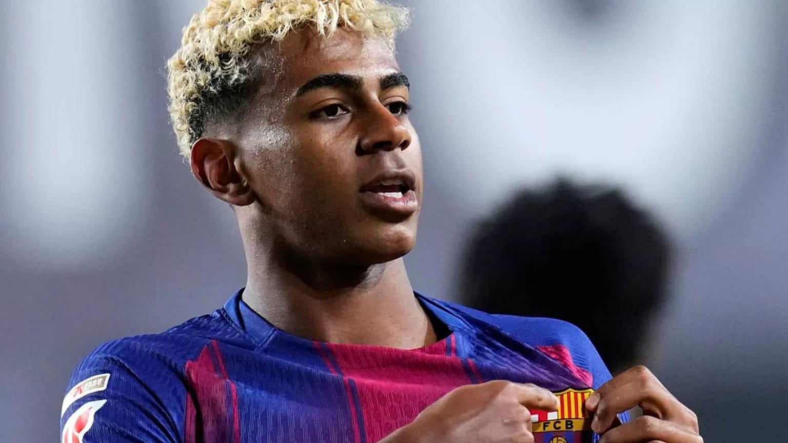 Barcelona'nın yıldızı Lamine Yamal sevinirken