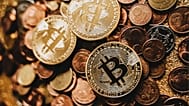 عملات رقمية ذهبية من فئة البيتكوين